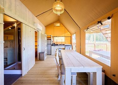 Luxe tent met terras in Overijssel - 7