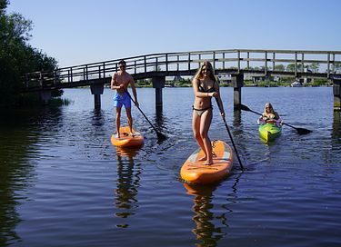 Vakantiehuis vlakbij het water met terras - 17
