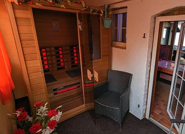 Group house with an entertainment room and a sauna - 40