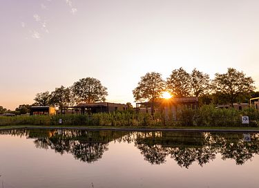 Lodge de luxe au bord de l'eau avec sauna et bain à remous - 4