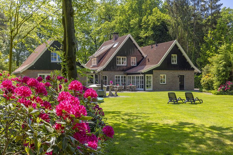Beautiful group accommodation for 20 people. - 1