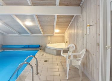 Ferie tæt på havet med sauna og pool - 5