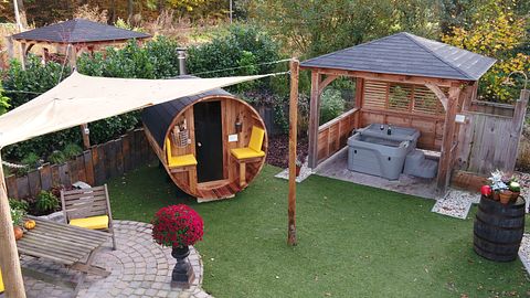 Unique circus wagon with jacuzzi and sauna - 4
