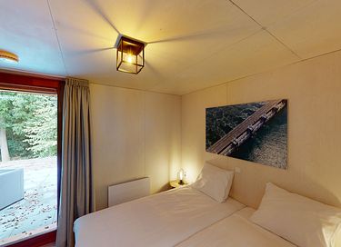 Unieke 'hotelkamer' in een dijk (Zeeland) - 9