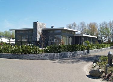 Wunderschöne Gruppenunterkunft direkt am Wasser