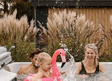 Luxuriöse Lodge für 4 Personen mit 2 Badezimmern und Spa - 17