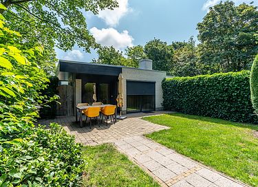 Bungalow on forest edge near beach