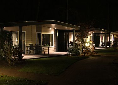 Bungalow with spacious porch on green park - 5