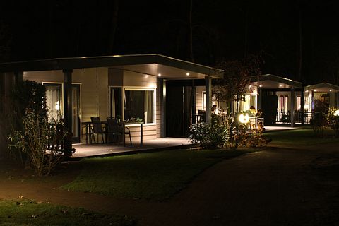 Bungalow with spacious porch on green park - 5
