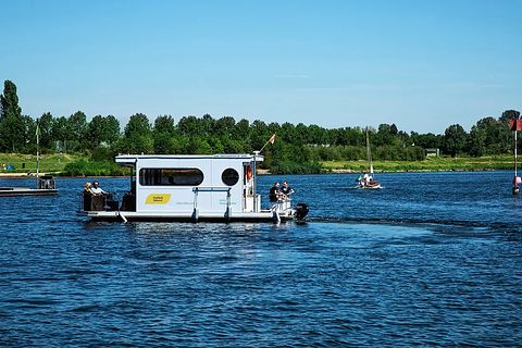 Urlaub auf Ihrem eigenen Hausboot genießen - 4