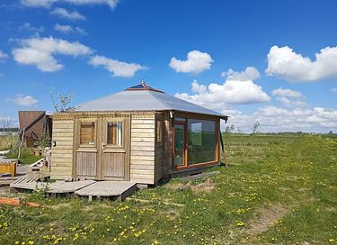 Schlafen unter den Sternen im Polder