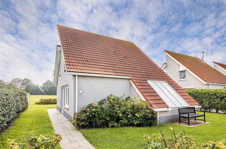 Vrijstaande bungalow met sauna en tuin - 1