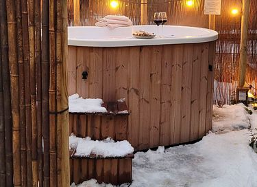 Romantic tiny house with hot tub in Limburg - 20