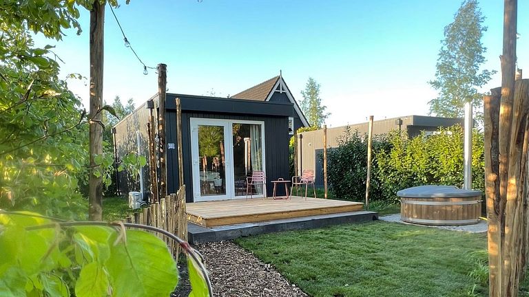 Tiny House mit eigenem Whirlpool in Drenthe - 1