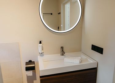 Cottage avec jacuzzi et vue sur un lac - 22