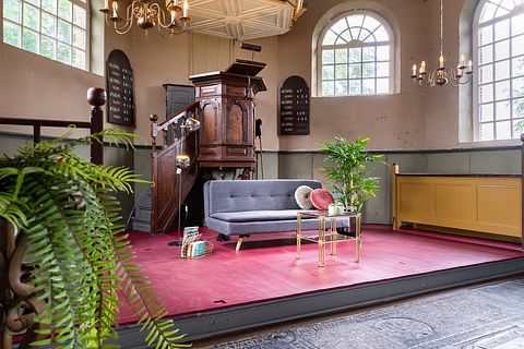 Übernachten Sie in einer romantischen Kirche - 5