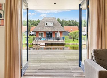Waterfront holiday home with sauna - 3