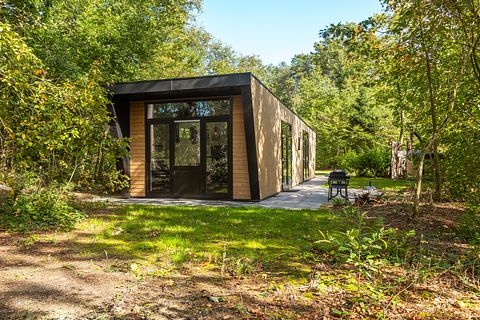 Wellness-Hütte mit Sauna und Whirlpool im Wald - 3