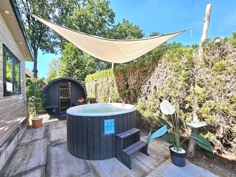 Wellness chalet (8p) met privésauna en hottub - 1