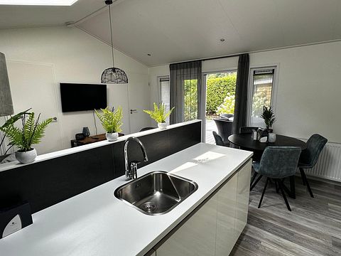 Leuke lodge met privé hottub in de natuur - 4