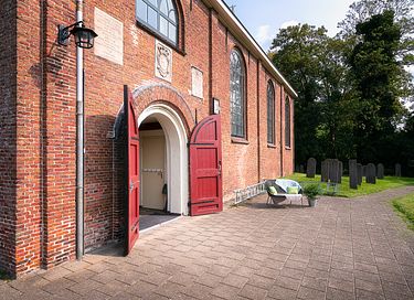 Hemels overnachten in je eigen kerkje - 2