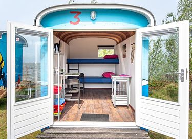 Une roulotte au bord de la plage - 6