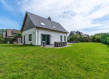 Spacious 10-person vacation villa on Texel - 32