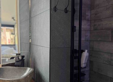 tiny house dans les bois avec bain à remous - 10