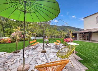 Vakantiehuis in de natuur met leuk terras - 33