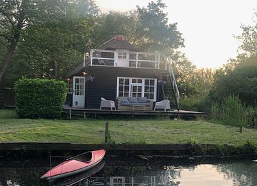 Vrijstaand huisje met eigen sloot - 2