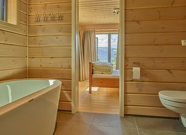 Luxury accommodation in rugged Norwegian nature - 16