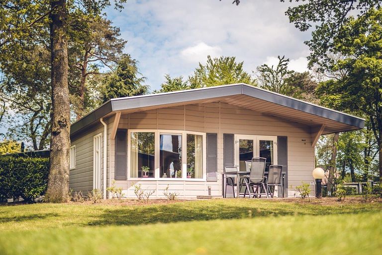 Cozy chalet (4p) on park in Gelderland - 1