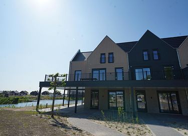 Große Wohnung (12p) am Wasser