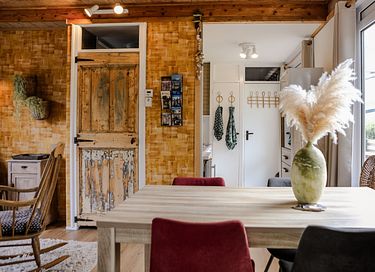 Attractive cottage for 4 right by the water - 5
