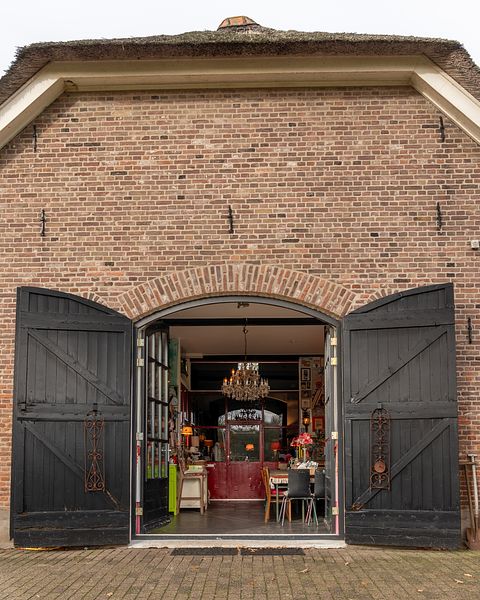 A Colorful Stay in a Historical Farmhouse - 2