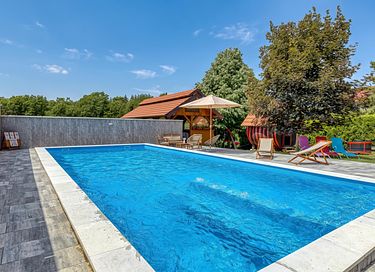 Group accommodation with private pool and sauna - 31