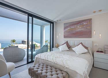 Ruime villa met zwembad en uitzicht op zee - 39