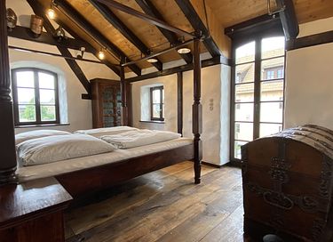 Bâtiment historique avec chambre à thème médiéval - 9