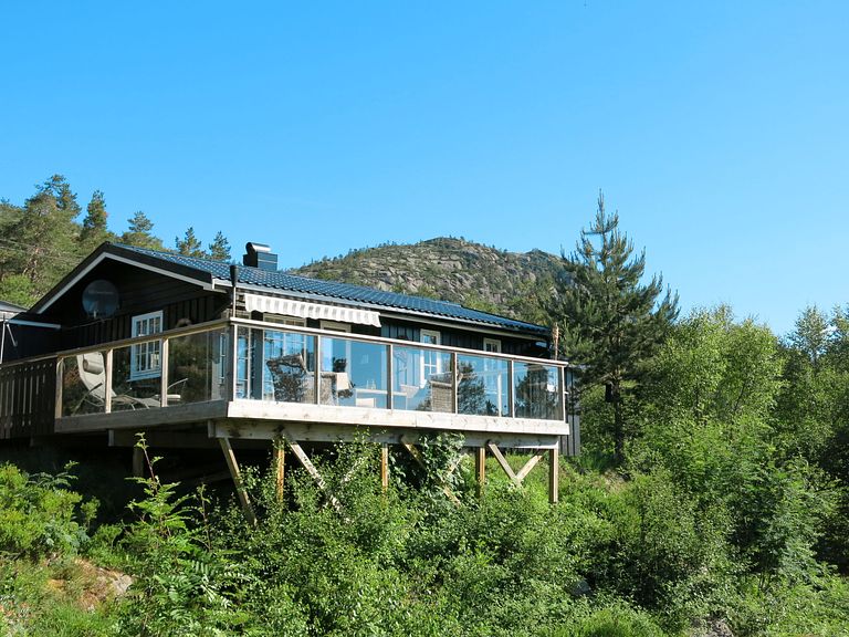 Houten huisje met rivierzicht - 1