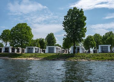Luxuriöses Ferienhaus direkt am Wasser - 2