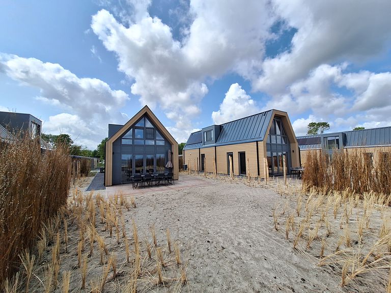 Luxe familiehuis aan het IJsselmeerstrand - 1