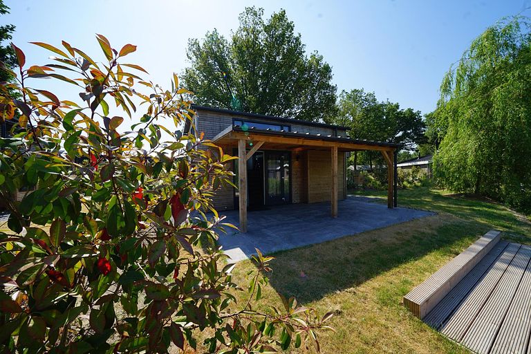 iny house dans le Flevoland au bord d'un lac - 1
