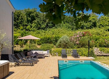 Villa met zoutwaterzwembad en zeezicht - 45