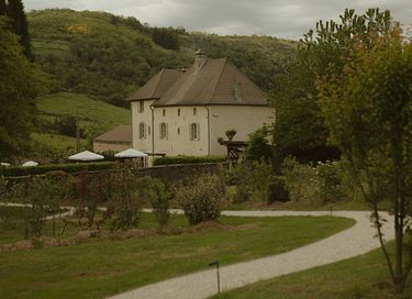 Panoramic suite in Burgundy - 33