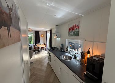 Chalet with spacious garden and jacuzzi - 10