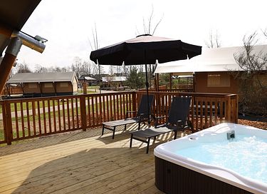 Safarizelt mit Jacuzzi in schönem Ferienpark - 3