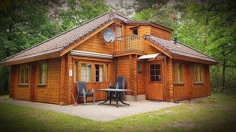 Grande maison en bois dans la forêt avec sauna privé - 1