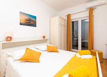 Vakantievilla met openluchtzwembad en terras - 16