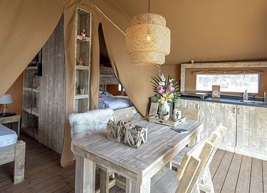 Safari lodge for 5 persons at the waterfront - 9