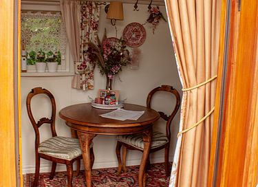 Romantic wagon with luxury private spa - 5